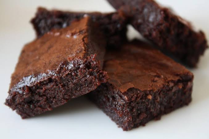 Brownie sin harina y sin azúcar.