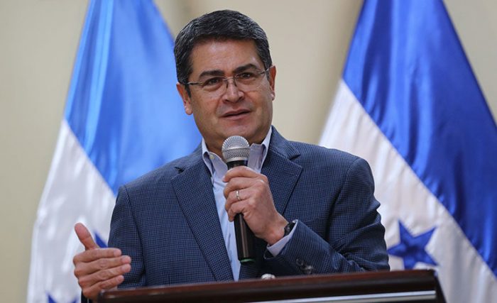 Presidente de Honduras anuncia creación de 5 mil empleos para combatir crisis de migrantes