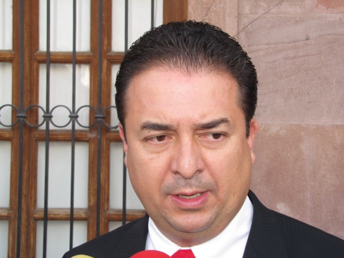 Multa de hasta 16,000 pesos por estacionarse en cajones para discapacitados.