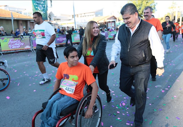 EN COAHUILA, “FUERTES CONTRA EL CÁNCER”.