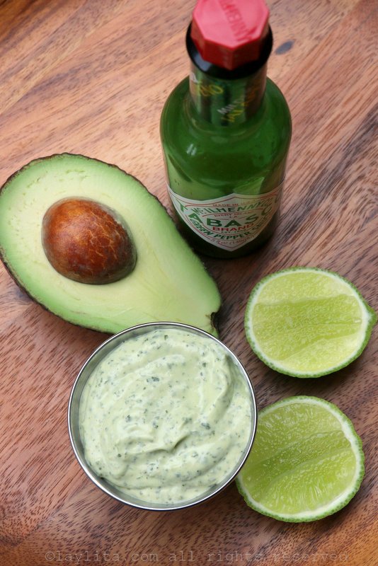 Mayonesa de aguacate y cilantro.