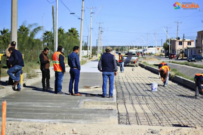 Supervisa Alcalde Roberto De Los Santos Vazquez Avance de Pavimentacion en diversos sectores de Acuña Coahuila