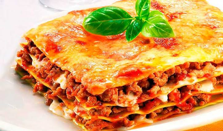 Lasaña con carne.