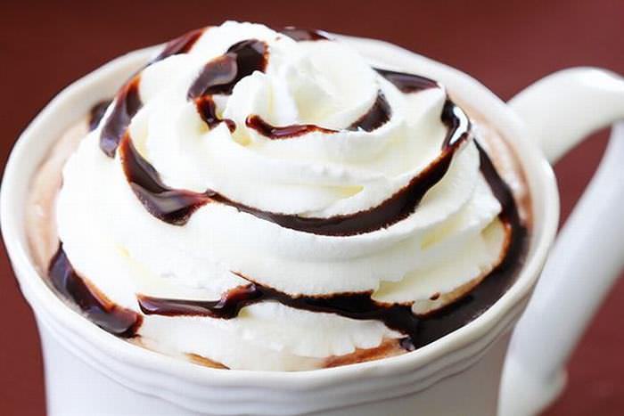 Chocolate caliente de Nutella con dos ingredientes.