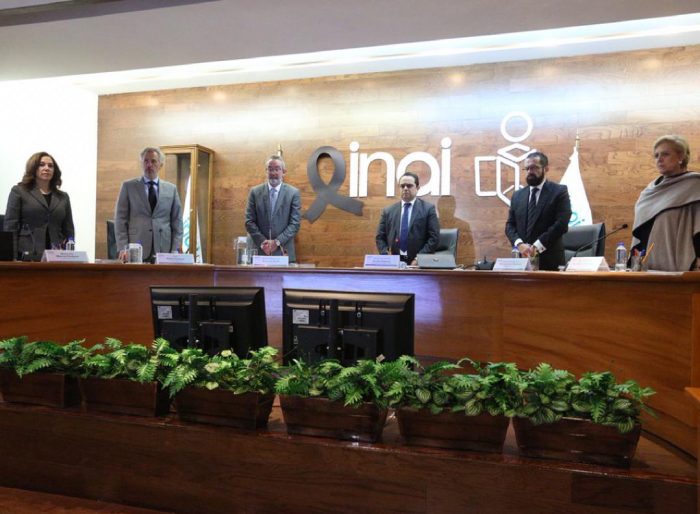 Muerte de comisionado del INAI se enreda: sugieren suicidio, infartos, filtración de fotos, voto en caso Odebrecht…