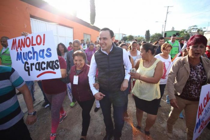 Supervisa Manolo Jiménez obras de pavimentación y drenaje pluvial