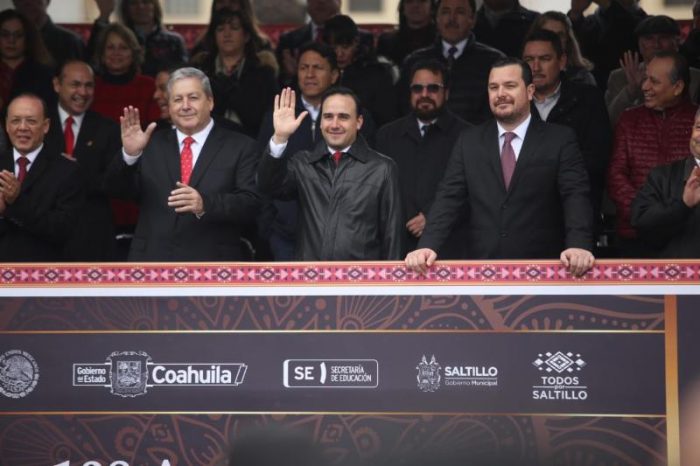 Se realiza en Saltillo desfile cívico-deportivo