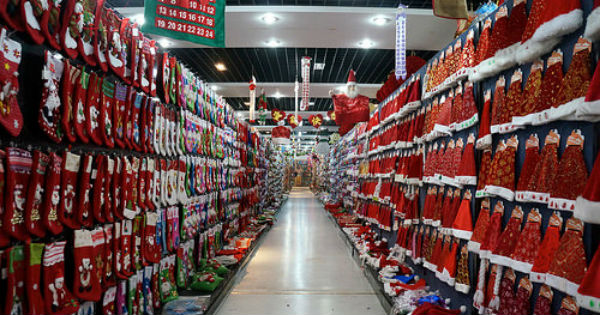Guerra comercial de Trump no afecta a Yiwu, la ciudad china que 'fabrica' la Navidad