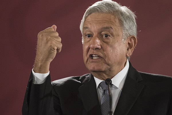 López Obrador presenta programa para acabar con extorsiones a paisanos