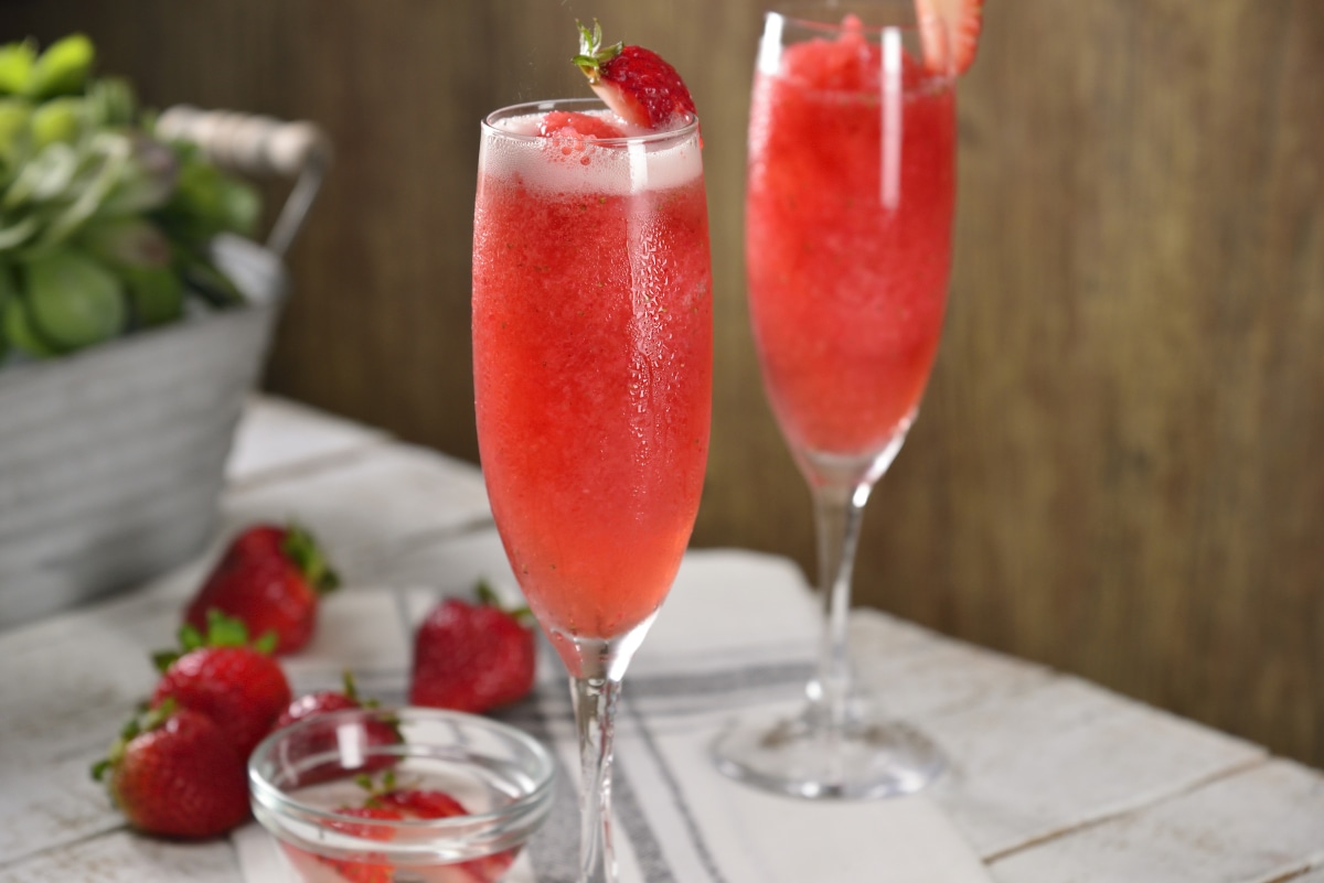 Raspado de fresa con vino espumoso.