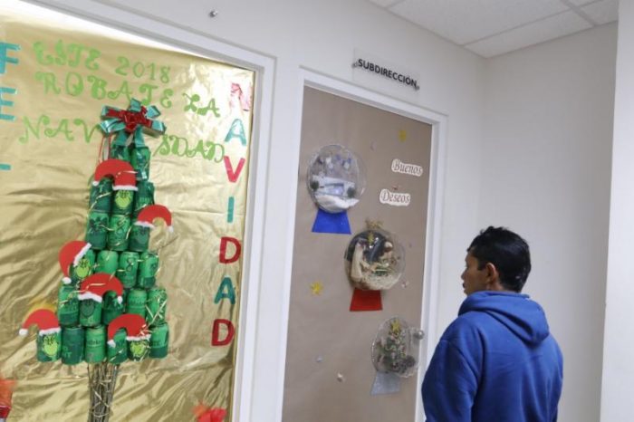 Decoran con artículos reciclados Consultorios Municipales