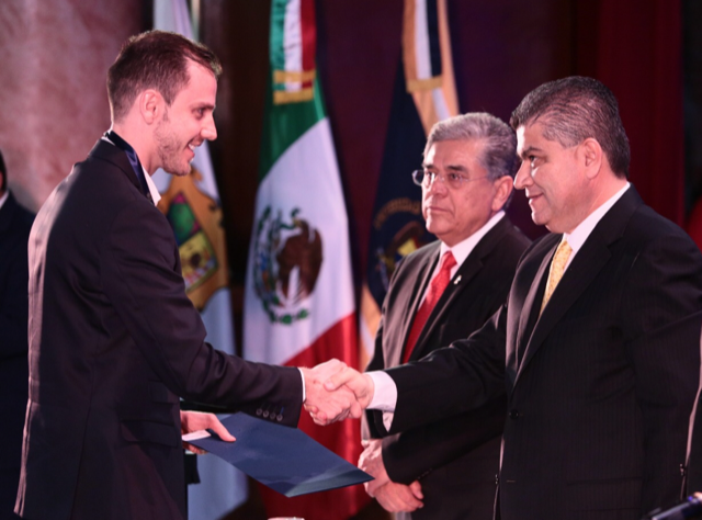 REAFIRMA MIGUEL RIQUELME SU COMPROMISO CON LA UAdeC