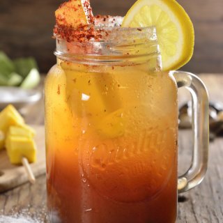 Michelada preparada.
