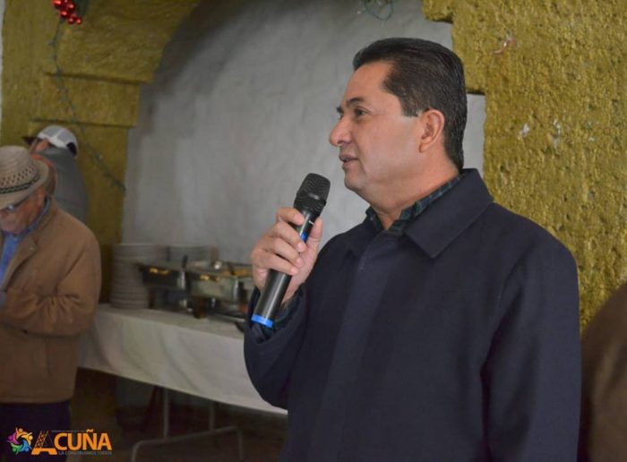 Roberto de los Santos preside  homenaje a los policías en su día