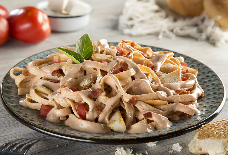 Pasta de chipotle con tocino.