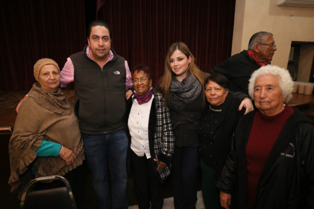 CONVIVEN CON ADULTOS MAYORES