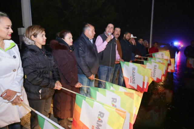 CHEMA MORALES ENTREGA LUMINARIA EN BLVD. JORGE MASSO 