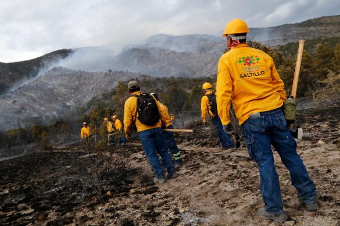 Suma Saltillo elementos en combate a incendio