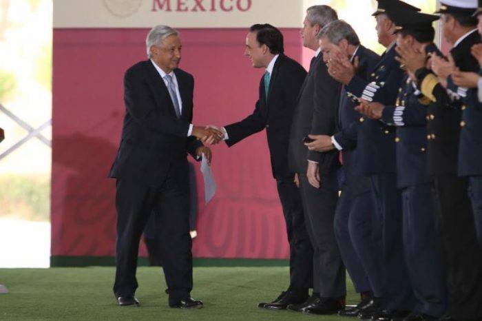 Entrega Alcalde peticiones de saltillenses para el Gobierno Federal