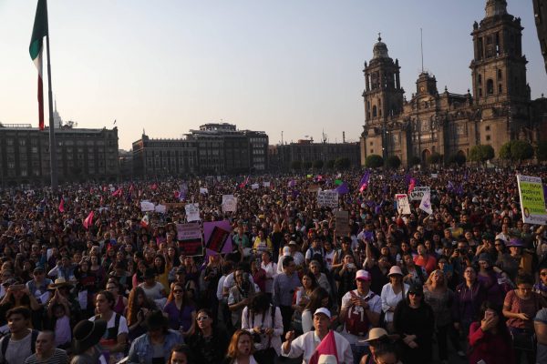 “La calle es nuestra”, las mujeres marchan contra el secuestro en el metro de Ciudad de México