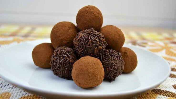 Trufas de chocolate con 2 ingredientes.