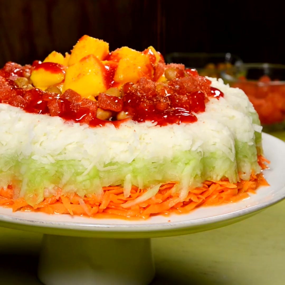 Rosca de verduras con chamoy.