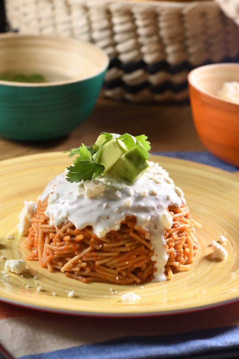 Fideo seco con chipotle.