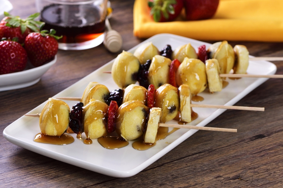 Brochetas de hotcakes.