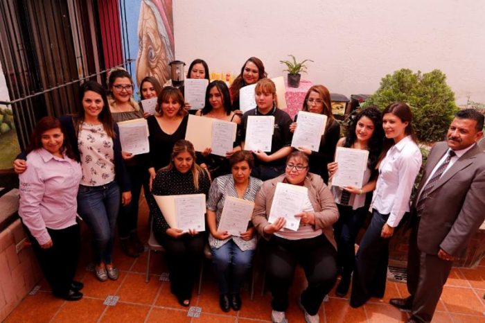 Ratifican convenio de colaboración Municipio y Cecati 184