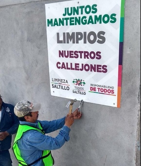 Limpia municipio callejones de servicio