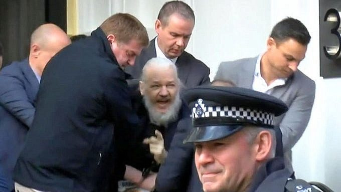 Londres: Detienen a Julian Assange, fundador de Wikileaks; Ecuador le retira el asilo