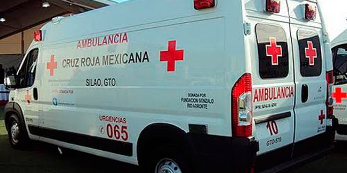 Presidente de Cruz Roja vende en su gasolinera ¡el combustible para ambulancias!