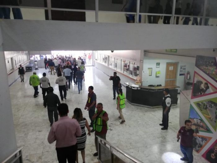 Realizan simulacro en Presidencia Municipal