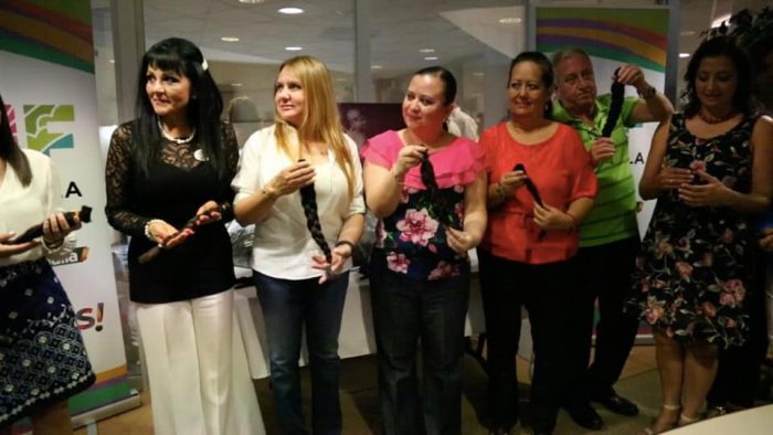 MARCELA GORGÓN COLECTA EN COAHUILA TRENZAS PARA PELUCAS ONCOLÓGICAS