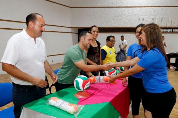 Premian a ganadores de torneos de Cachibol