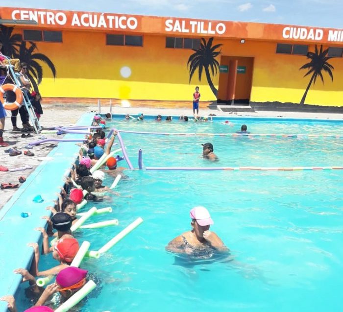 Este domingo papás entran gratis en los Centros Acuáticos