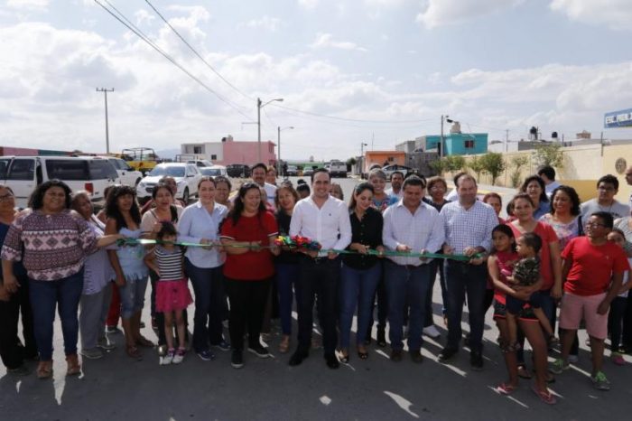 Cumple Alcalde con vecinos del Sur de Saltillo