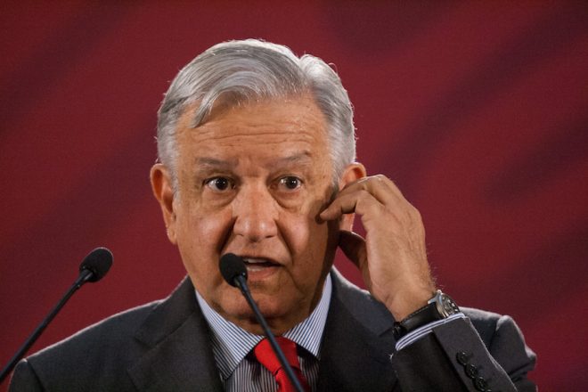 Propone AMLO nacionalización masiva de migrantes