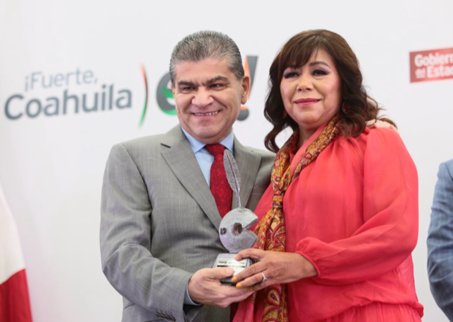GOBERNADOR RECONOCE A 118 PERIODISTAS DE COAHUILA