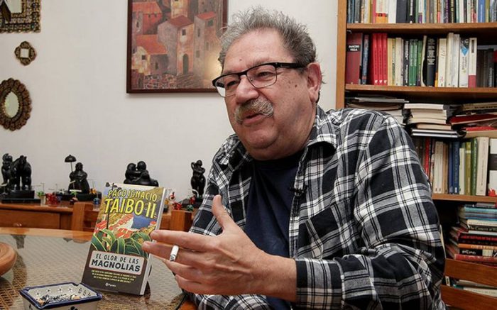 Se queja Paco Ignacio Taibo de MORENA