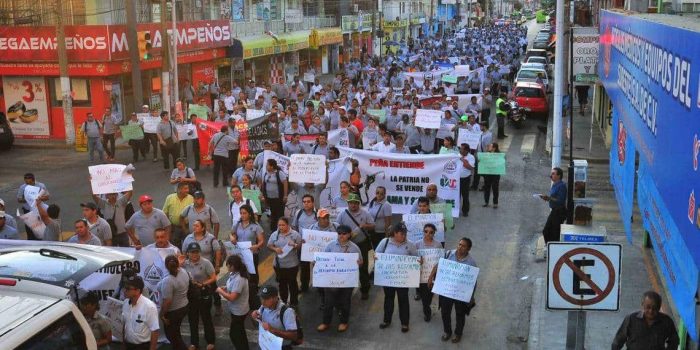 Tabasco busca castigar hasta con 13 años en prisión a quien proteste en vía pública