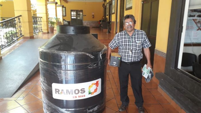 SIGUE EN RAMOS ARIZPE EL PROGRAMA DE TINACOS Y BOMBA A BAJO COSTO