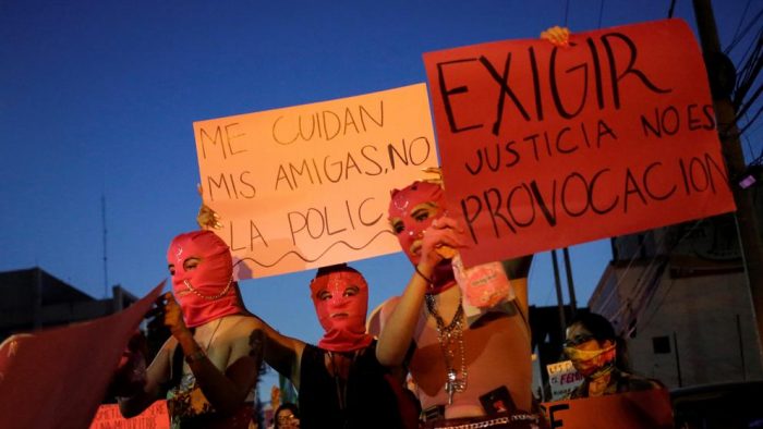 Los tres casos de mujeres que acusan a la policía de violación que indignan a la capital de México