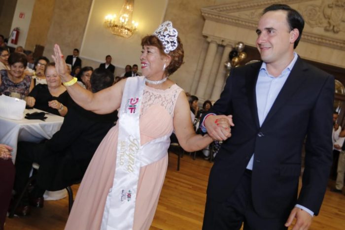 Todo el apoyo para nuestros adultos mayores: alcalde