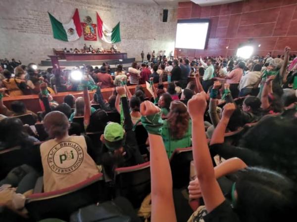 Aprueban en lo general legalización del aborto en Oaxaca
