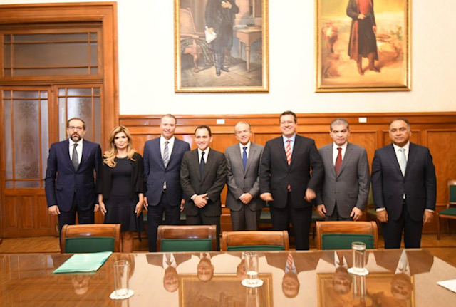 GOBERNADOR RIQUELME SE REÚNE CON EL SECRETARIO DE HACIENDA Y CRÉDITO PÚBLICO