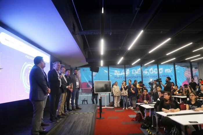 CON EL APOYO DEL GOBERNADOR DE JALISCO ENRIQUE ALFARO,INICIA BERRY HACK