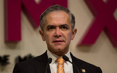 Mancera se dice tranquilo tras detención de funcionarios de su administración
