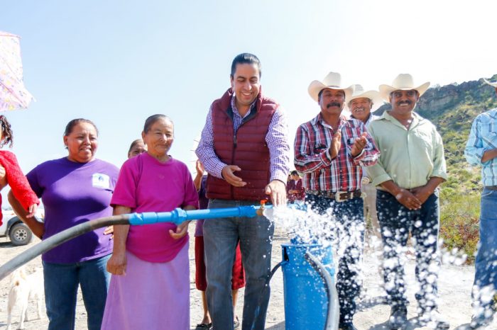 CHEMA MORALES CUMPLE COMPROMISOS Y HACE ENTREGA DEL PROGRAMA TÚ ELIGES EN EL EJIDO EL BARRIL