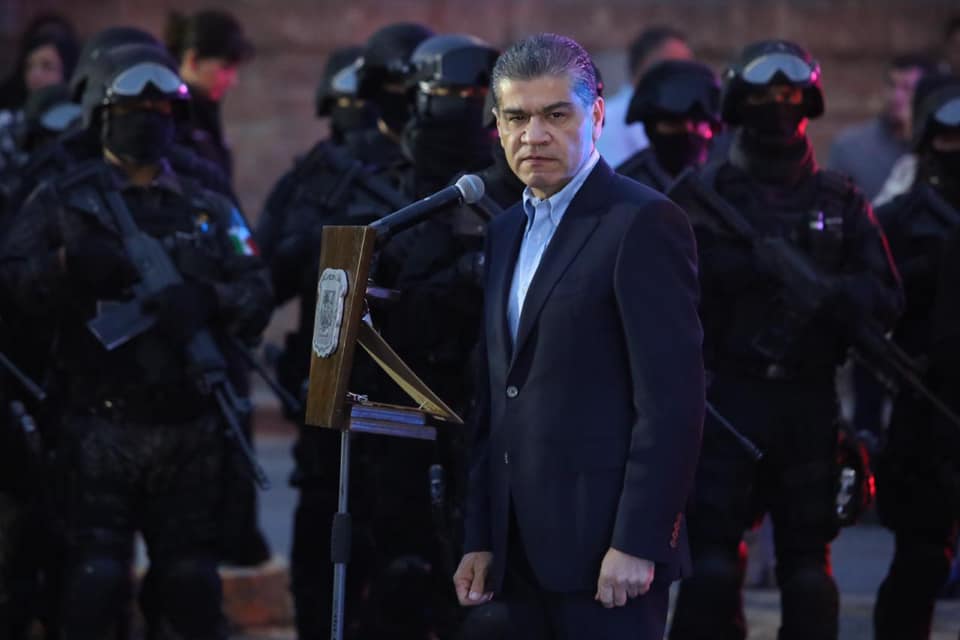 Reconocen Gobernador y Alcalde a Policía Héroe   